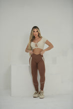 Brown Crop Moda Wallpaper Set (Beige Top)