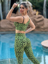 V-Cut Green Leopard Set